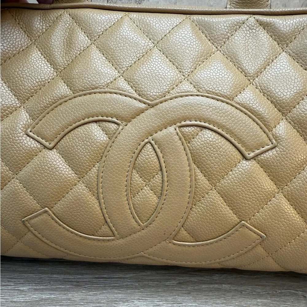 Chanel Cream Vintage Chic Quilted Tan Bowling Handbag - Picture 12 of 14